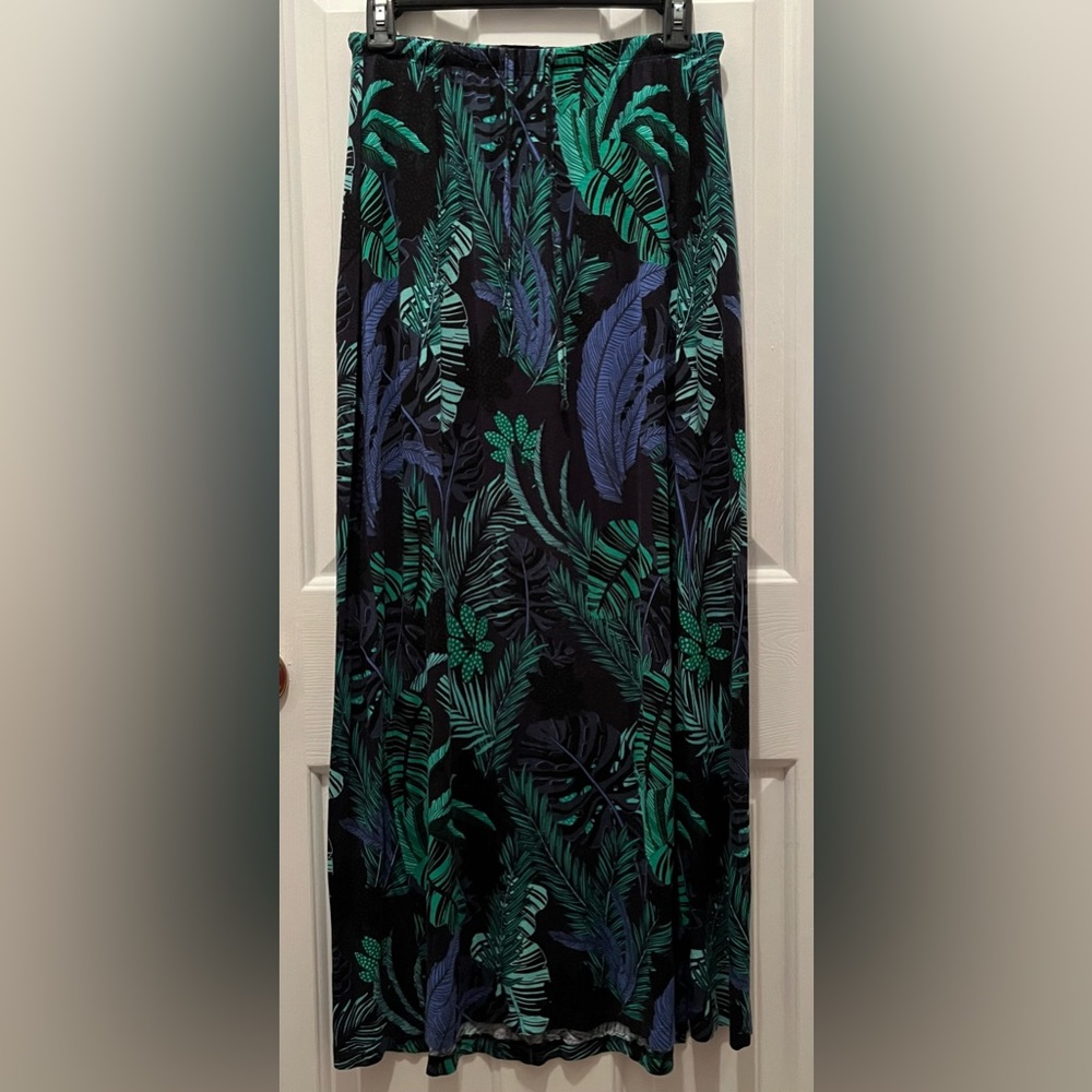 Ellos Maxi Skirt Size M (14/16) Tropical Leaf Design Holiday Resort. Stretch.
